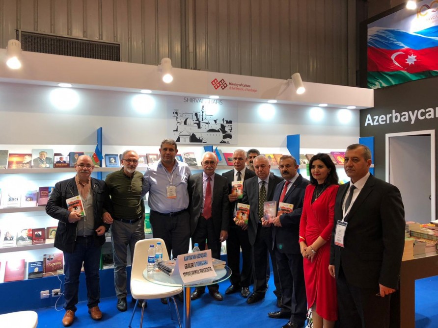 Ölkəmiz İstanbulda keçirilən 37-ci Beynəlxalq Kitab Sərgisində layiqincə təmsil olunub